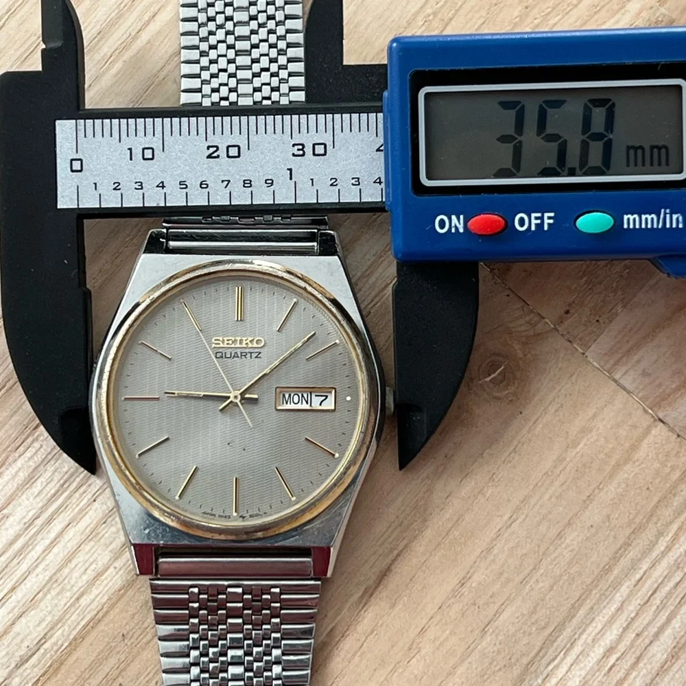 Seiko SQ Vintage Men’s Watch Adjustable Stainless Steel Bracelet Stainless Dial